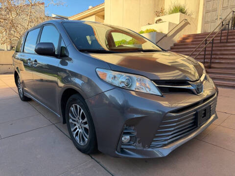 2020 Toyota Sienna XLE Premium 8-Passenger