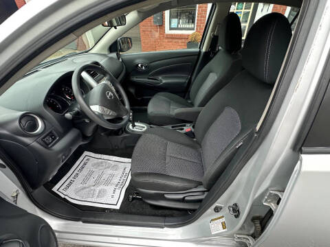 2019 Nissan Versa SV