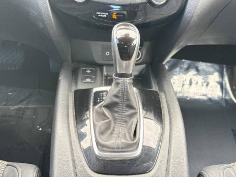 2022 Nissan Rogue Sport SV