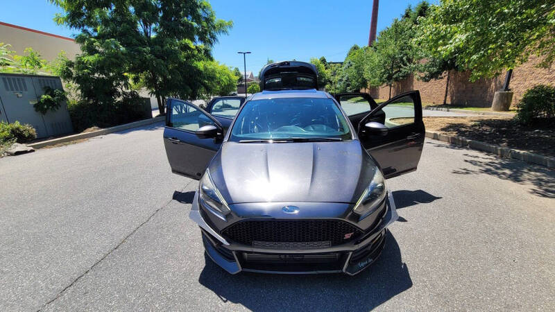 2018 Ford Focus ST