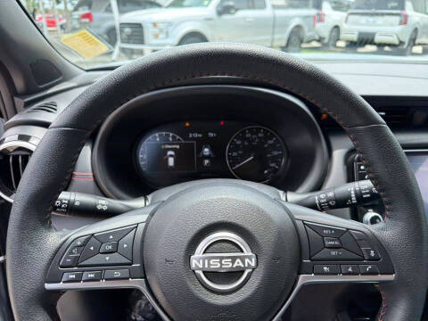 2023 Nissan Kicks SR