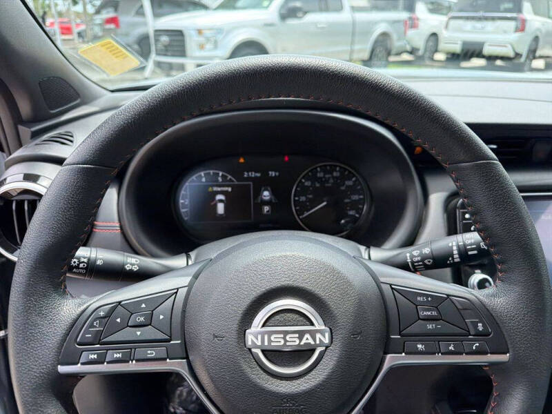 2023 Nissan Kicks SR