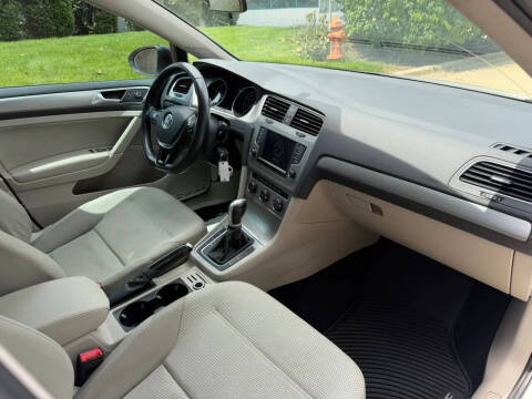 2017 Volkswagen Golf