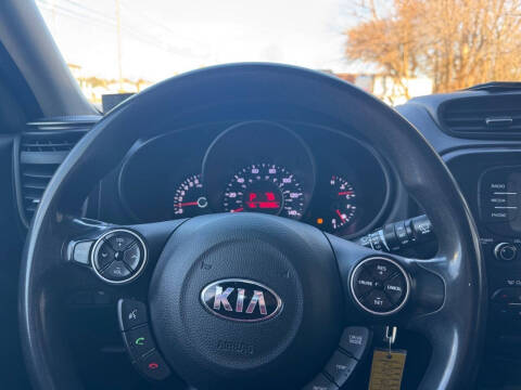 2017 Kia Soul +