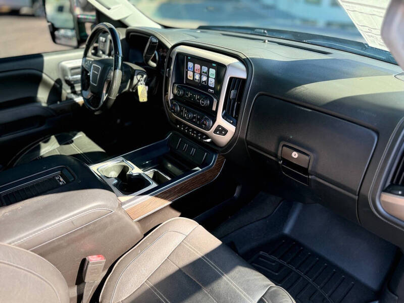 2017 GMC Sierra 3500HD Denali