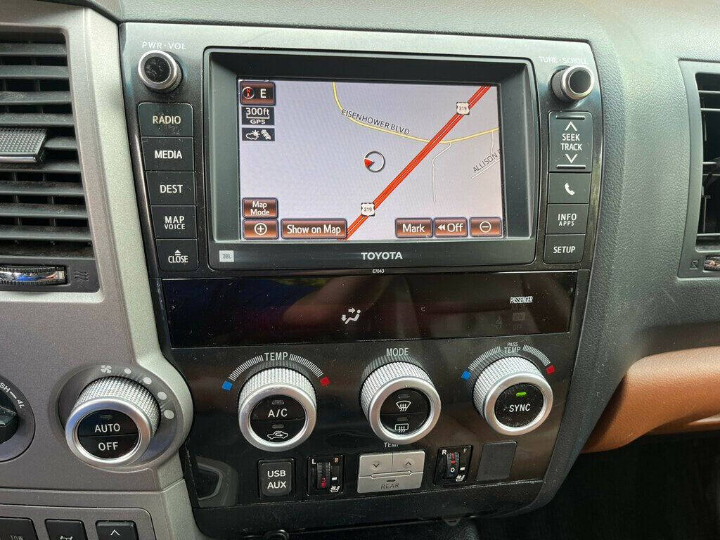2013 Toyota Sequoia 17