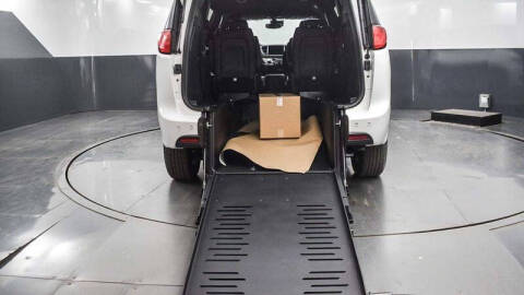 2025 Chrysler Voyager LX