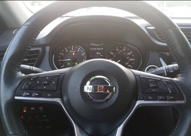 2017 Nissan Rogue SV