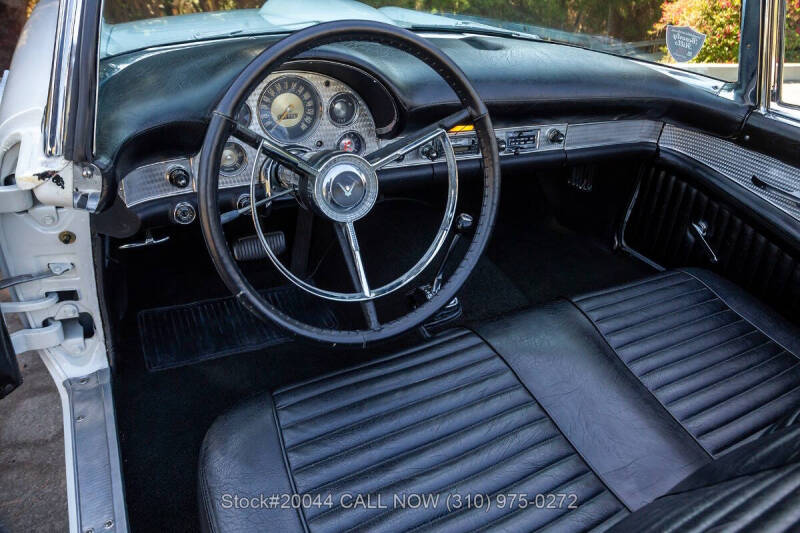 1957 Ford Thunderbird