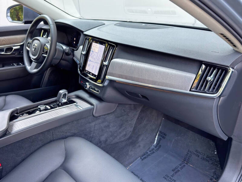 2023 Volvo S90 B6 Plus