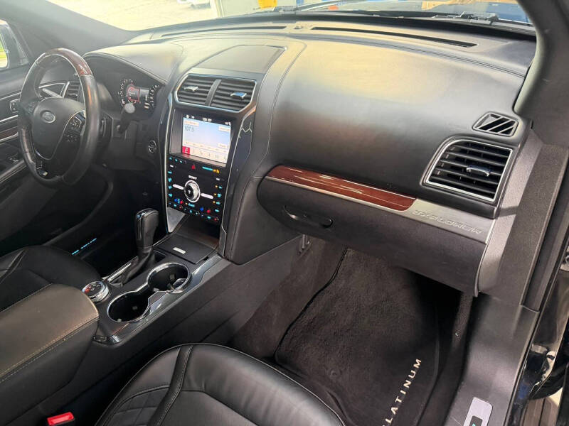 2019 Ford Explorer Platinum