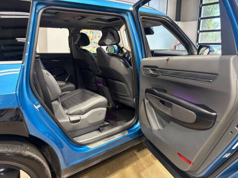 2024 Kia EV9 Land
