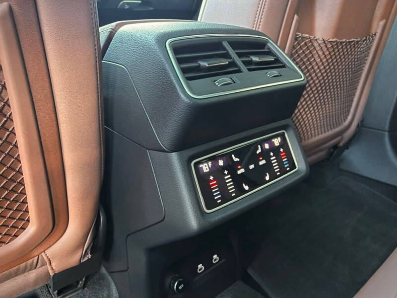 2023 Audi e-tron quattro Premium Plus