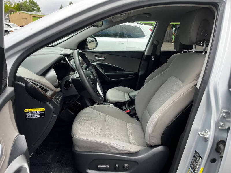 2017 Hyundai Santa Fe SE