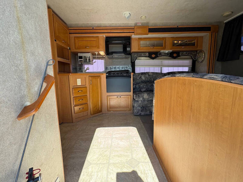 2005 Ford E-Series E-450 SD