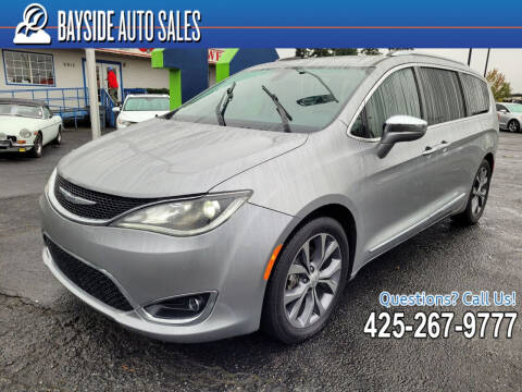 2017 Chrysler Pacifica for sale at BAYSIDE AUTO SALES in Everett WA