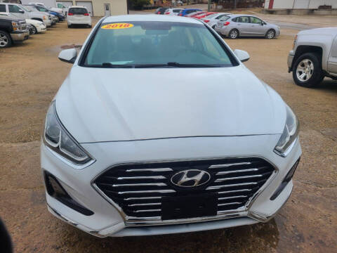 2018 Hyundai Sonata for sale at SUPERIOR AUTO in Luana IA