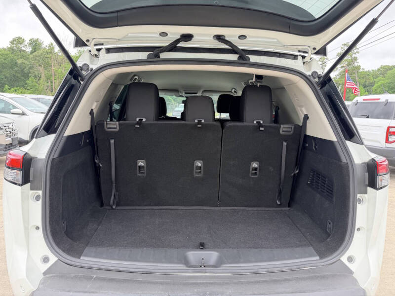 2025 Nissan Pathfinder S