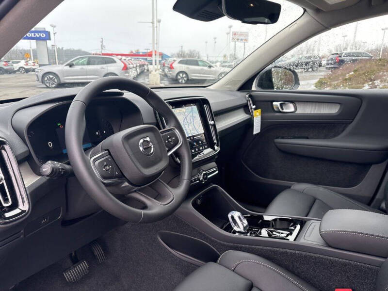 2026 Volvo XC40 B5 Plus