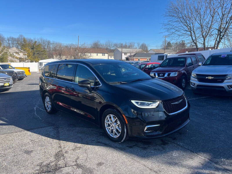 2023 Chrysler Pacifica Touring