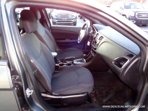 2013 Chrysler 200 Touring