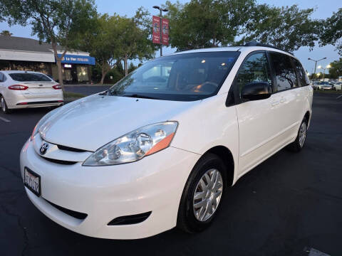 2007 Toyota Sienna LE 8-Passenger