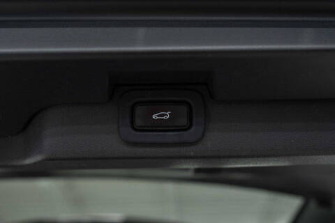 2023 Land Rover Discovery P300 S R-Dynamic