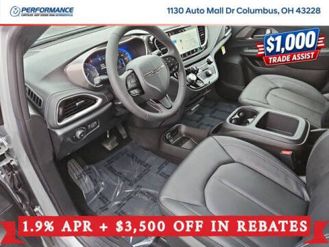 2026 Chrysler Pacifica Select