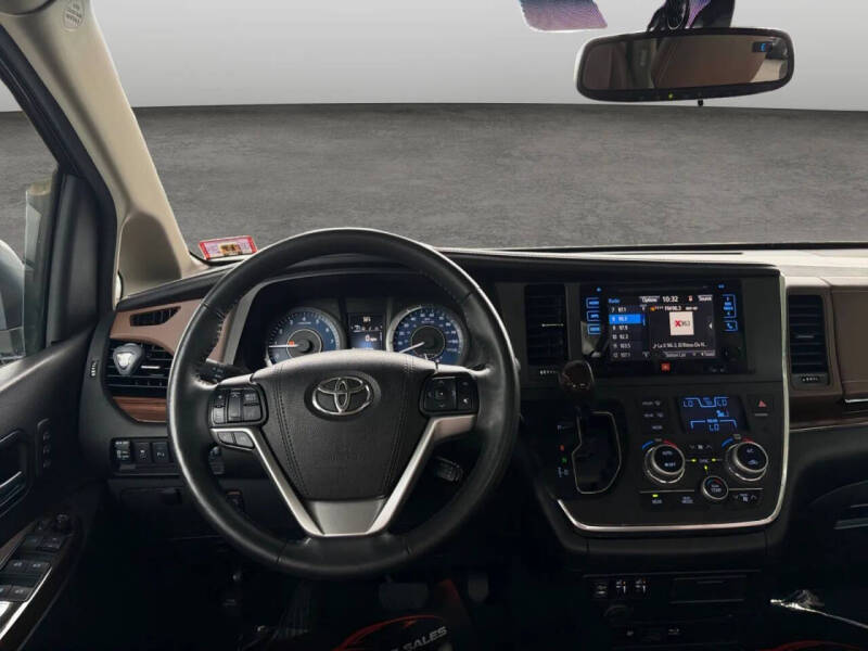 2017 Toyota Sienna