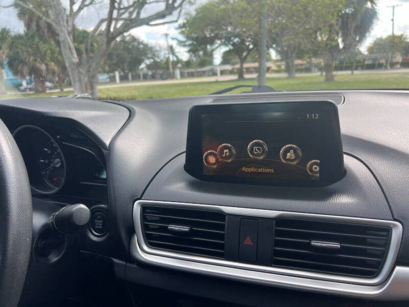 2017 Mazda MAZDA3 Sport