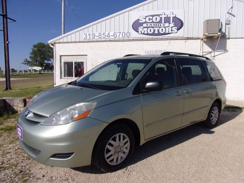 2007 Toyota Sienna for sale at SCOTT FAMILY MOTORS in Springville IA