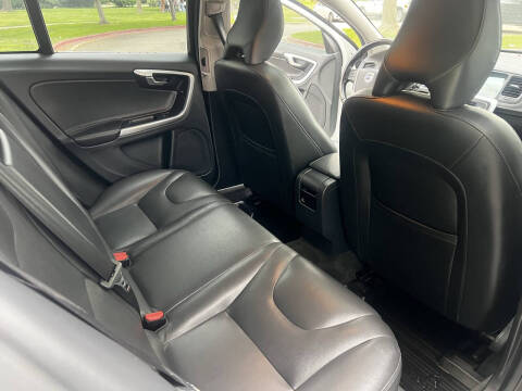 2016 Volvo V60 T5 Drive-E Premier