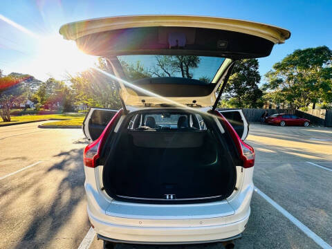 2015 Volvo XC60 T6 R-Design Platinum