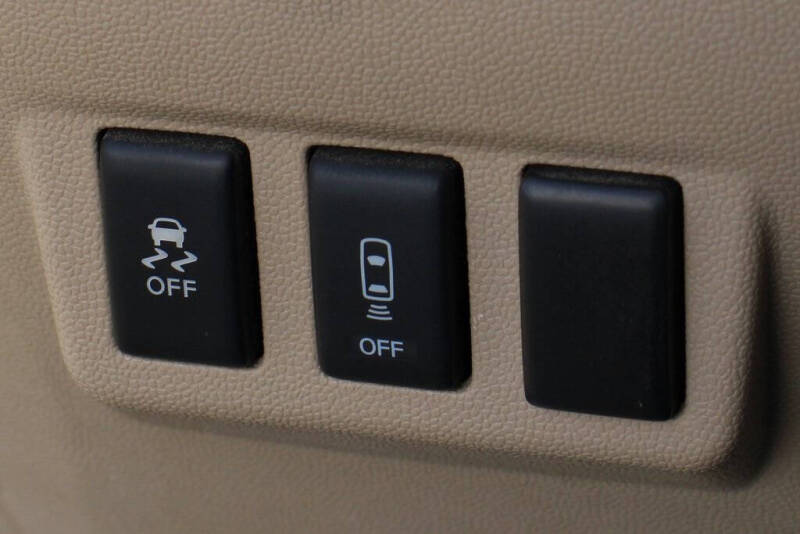 2013 Nissan Titan SV