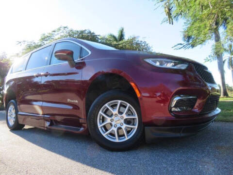 2023 Chrysler Pacifica Touring L