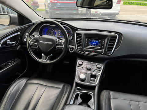 2015 Chrysler 200 C