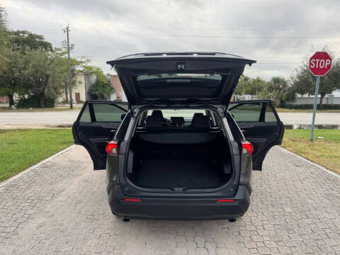 2022 Toyota RAV4 XLE