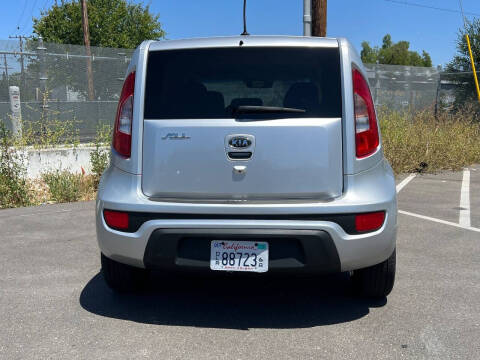 2012 Kia Soul +