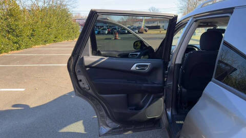 2015 Nissan Pathfinder SV