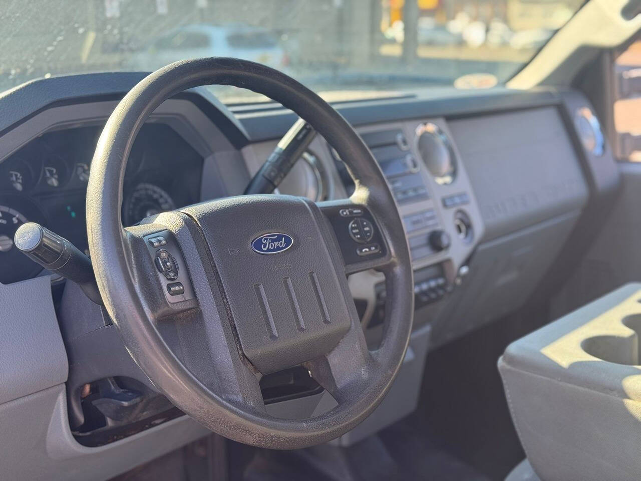 2015 Ford F-350 Super Duty Platinum photo 13