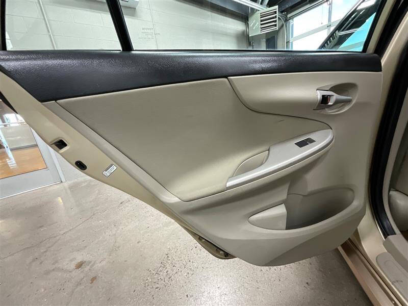 2012 Toyota Corolla LE