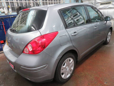 2010 Nissan Versa 1.8 S