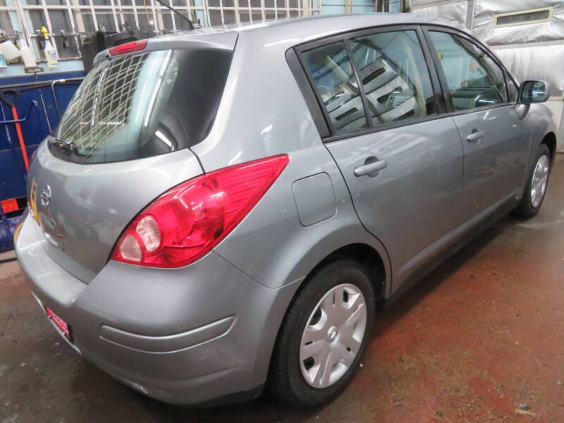 2010 Nissan Versa 1.8 S