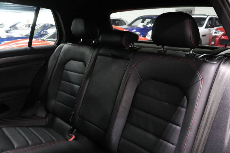 2019 Volkswagen Golf GTI S