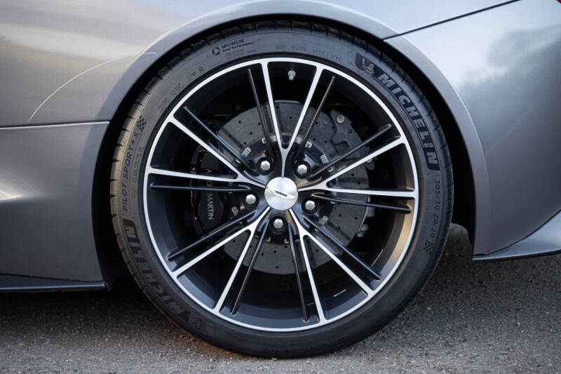 2014 Aston Martin Vanquish