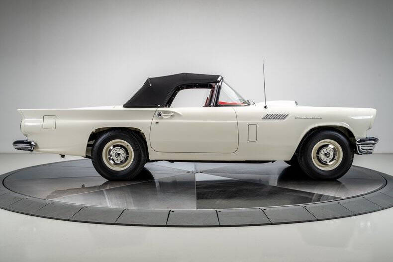 1957 Ford Thunderbird