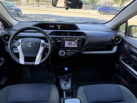 2016 Toyota Prius c Two