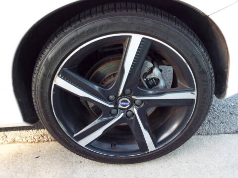 2016 Volvo V60 T6 R-Design Platinum