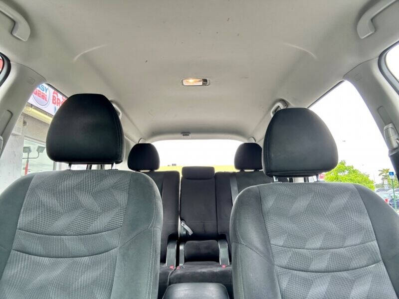 2014 Nissan Rogue  - $16,995