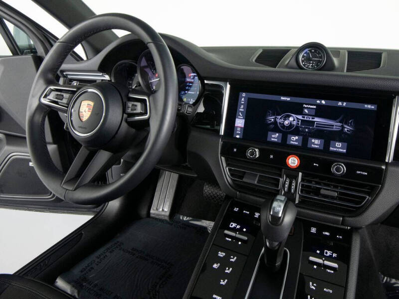 2025 Porsche Macan